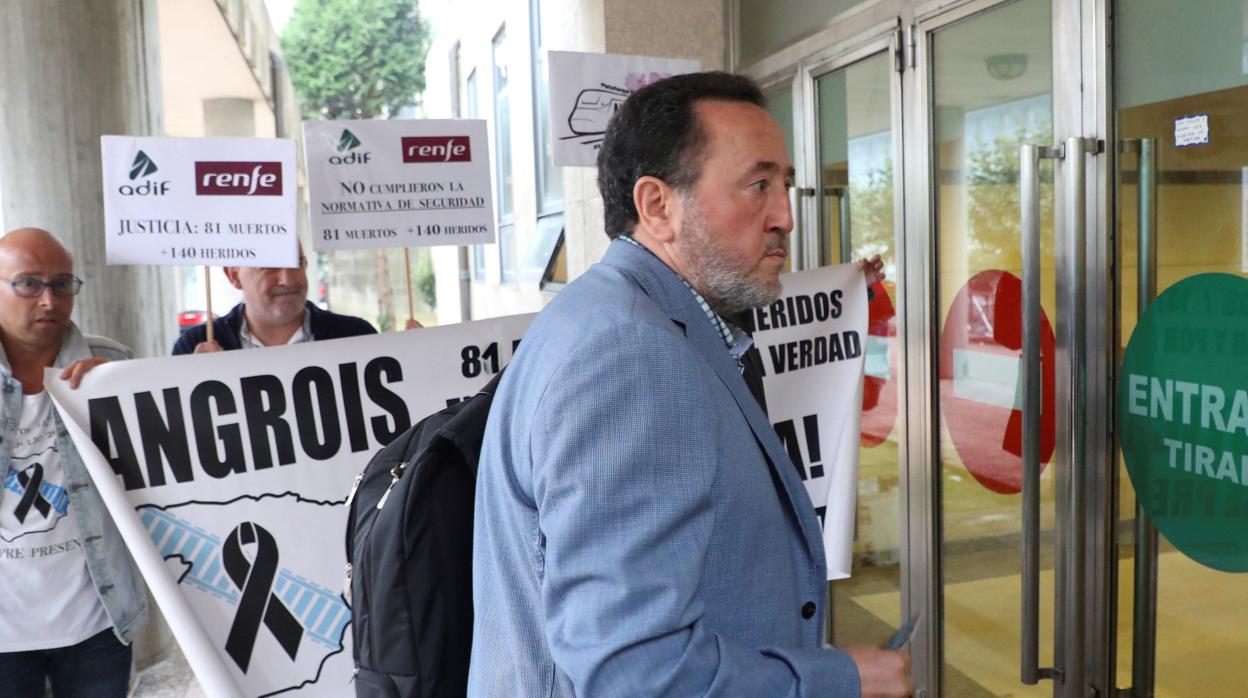 Fernando Rebón, a su llegada a los juzgados de Santiago