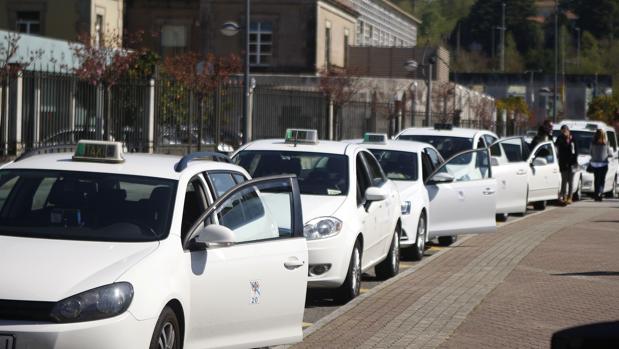 La Xunta recurrirá a taxis como transporte escolar en el rural