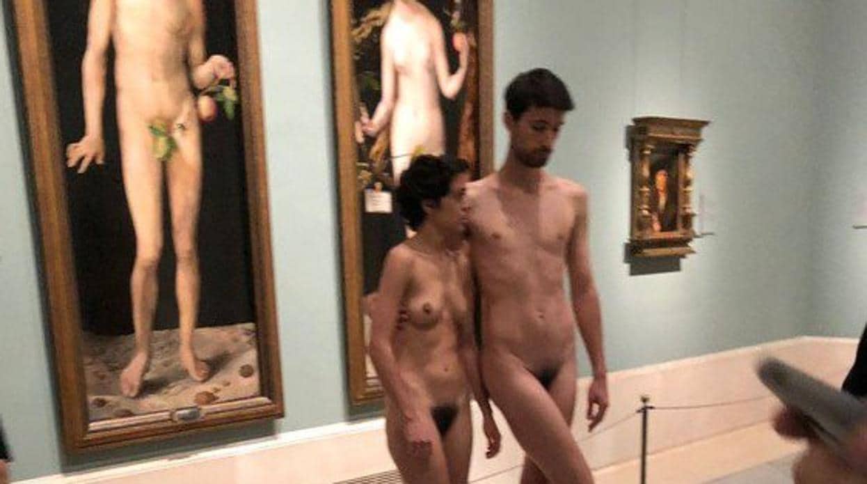 Una pareja se desnuda en el Museo del Prado ante los cuadros de Adán y Eva «por aburrimiento»