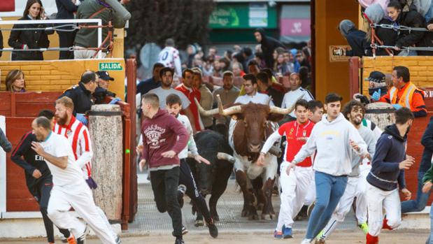 Tres heridos en el cuarto encierro de Guadalajara y siete atendidos en los toros de fuego