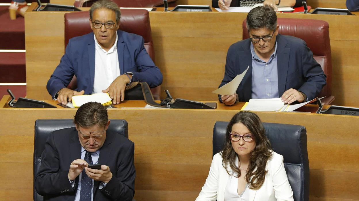 Imagen de Puig y Oltra en el debate de Política General de la semana pasada en las Cortes
