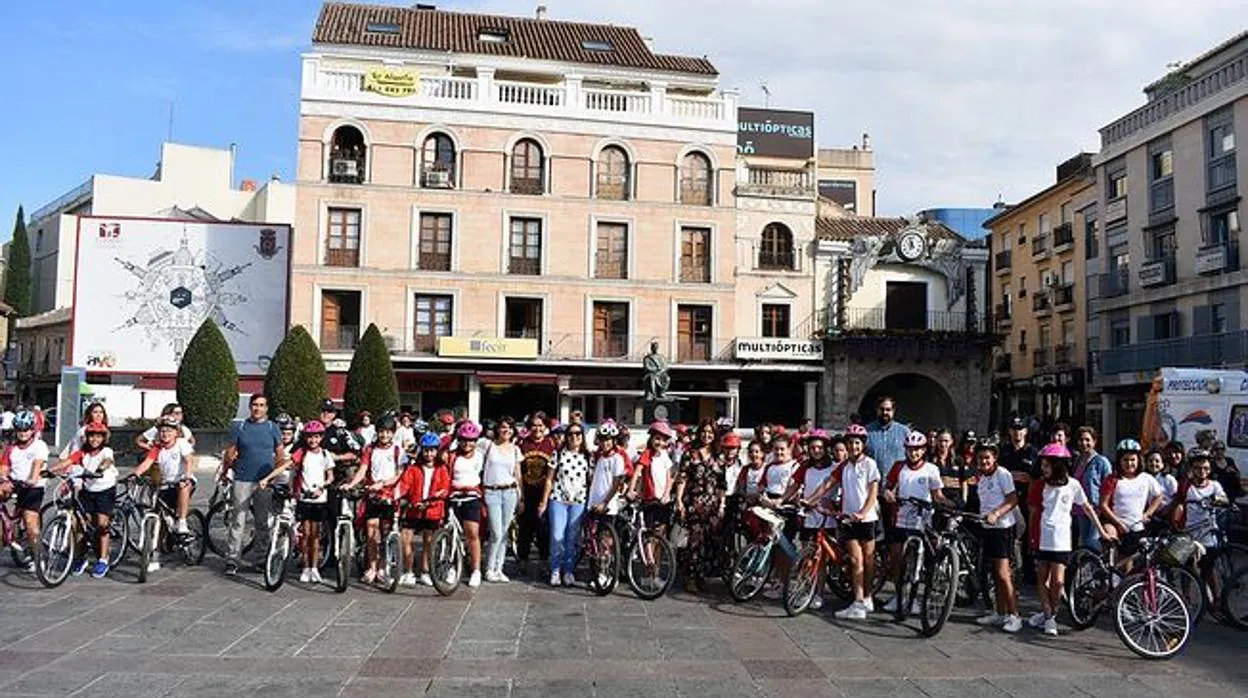 Alumnos del San Jos descubren Ciudad Real en bicicleta en la