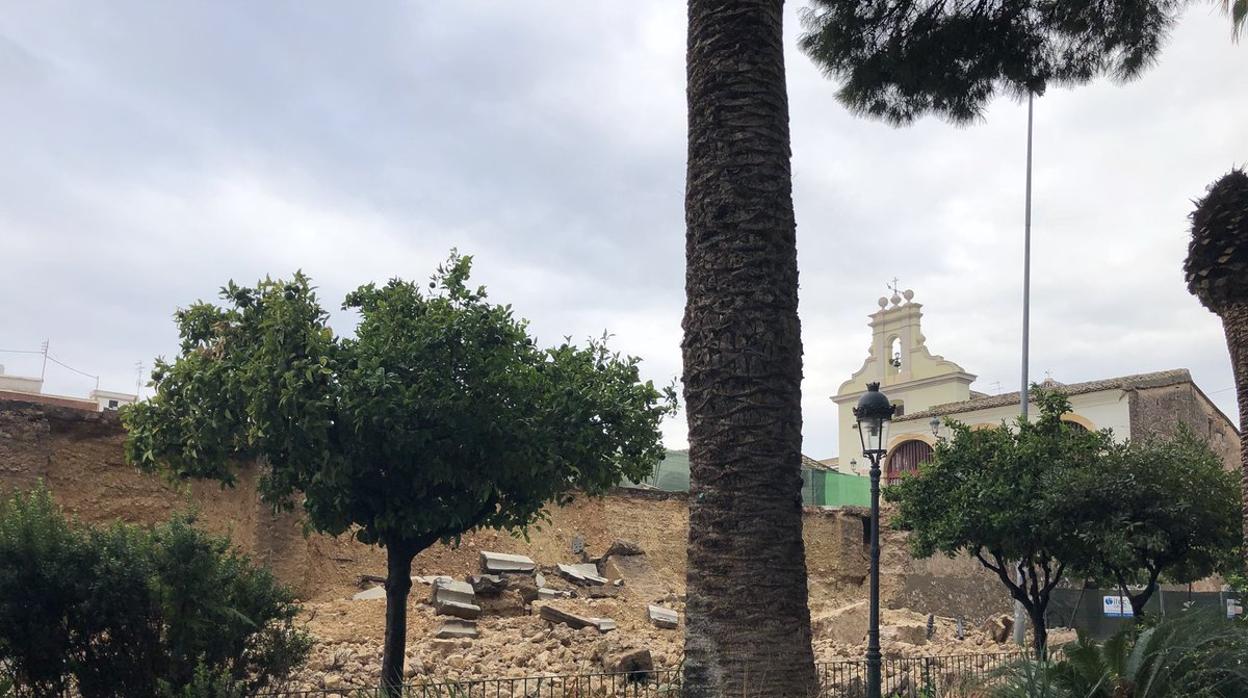 Patio de Los Silos de Burjassot, tras las lluvias de este martes