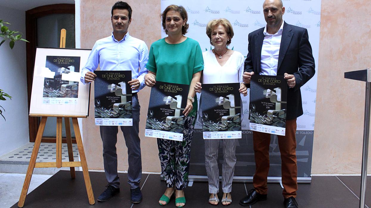 Javier Dueñas, María Ángeles García, Isabel Sánchez y Ángel Harry, durante la presentación