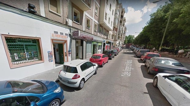 Detenido por maniatar y golpear a su hijo de 10 años en una tienda de Ciudad Lineal