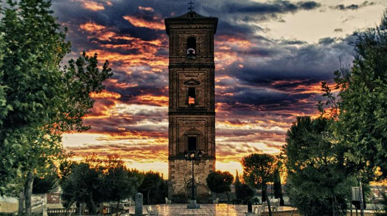 Torre de San Miguel , monumento emblemático de la villa