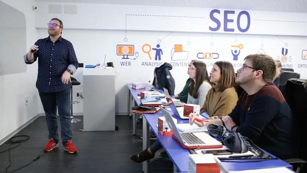 La empresa alicantina Webpositer Academy exporta su Máster SEO al resto de España comenzando por Galicia