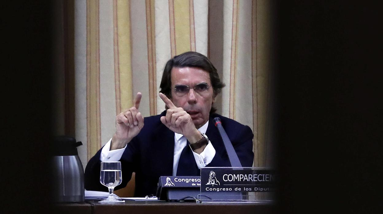 El expresidente del Gobierno José María Aznar en la comisión de investigación al PP