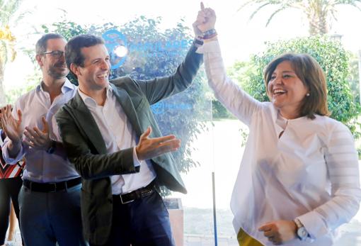 Pablo Casado arropa a Isabel Bonig durante el acto de inicio de curso político del PPCV