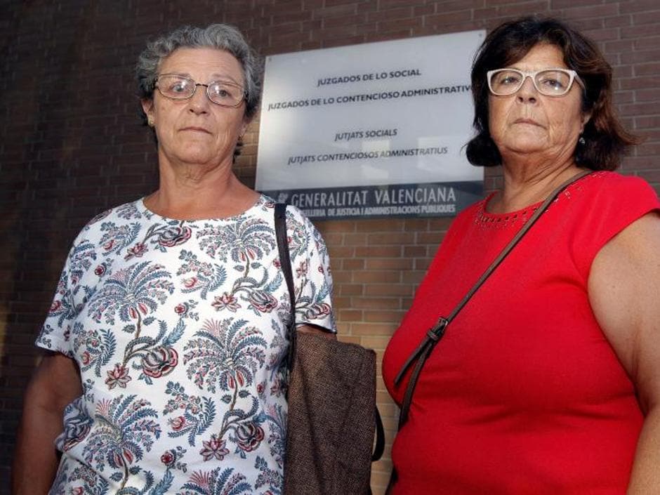 María Asunción (i) y Carmina Verdú Soler son dos hermanas que han acudido a los juzgados de lo civil para reclamar sus ahorros