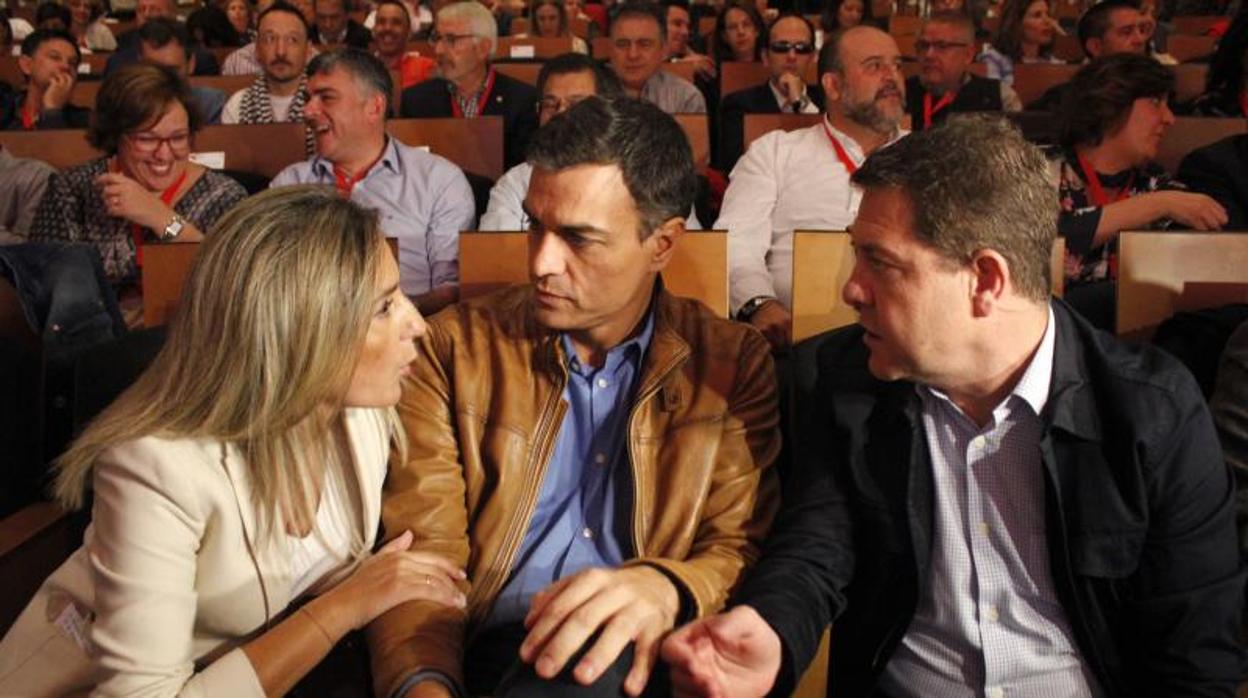 Pedro Sánchez con Emiliano García-Page en un Congreso del PSOE el pasado año