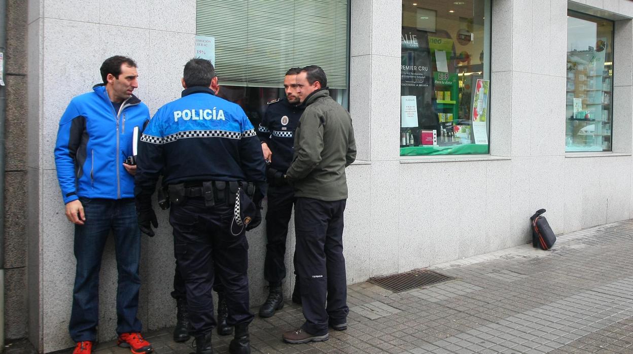 El pasado viernes los agentes llevaron a cabo una redada en un establecimiento de ocio del barrio de Flores del Sil