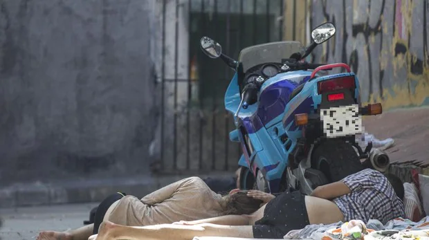 La heroína se instala en Lavapiés: «Consumen en plena calle a cualquier hora»