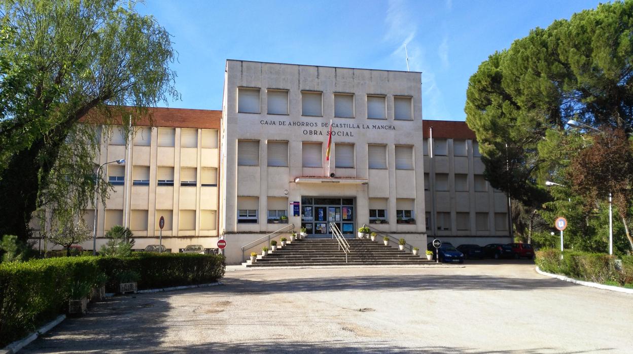 Colegio «San Julián», donde se ha deastado la polémica en Cuenca