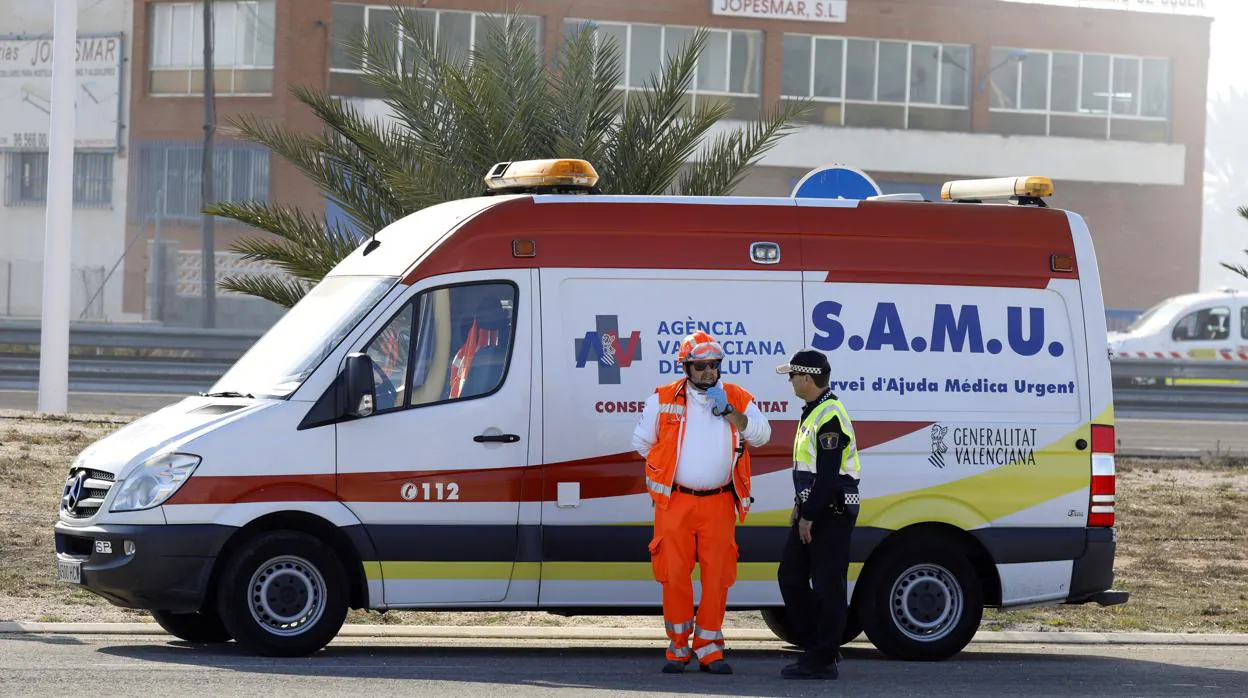 Imagen de archivo de una ambulancia del Samu de Alicante