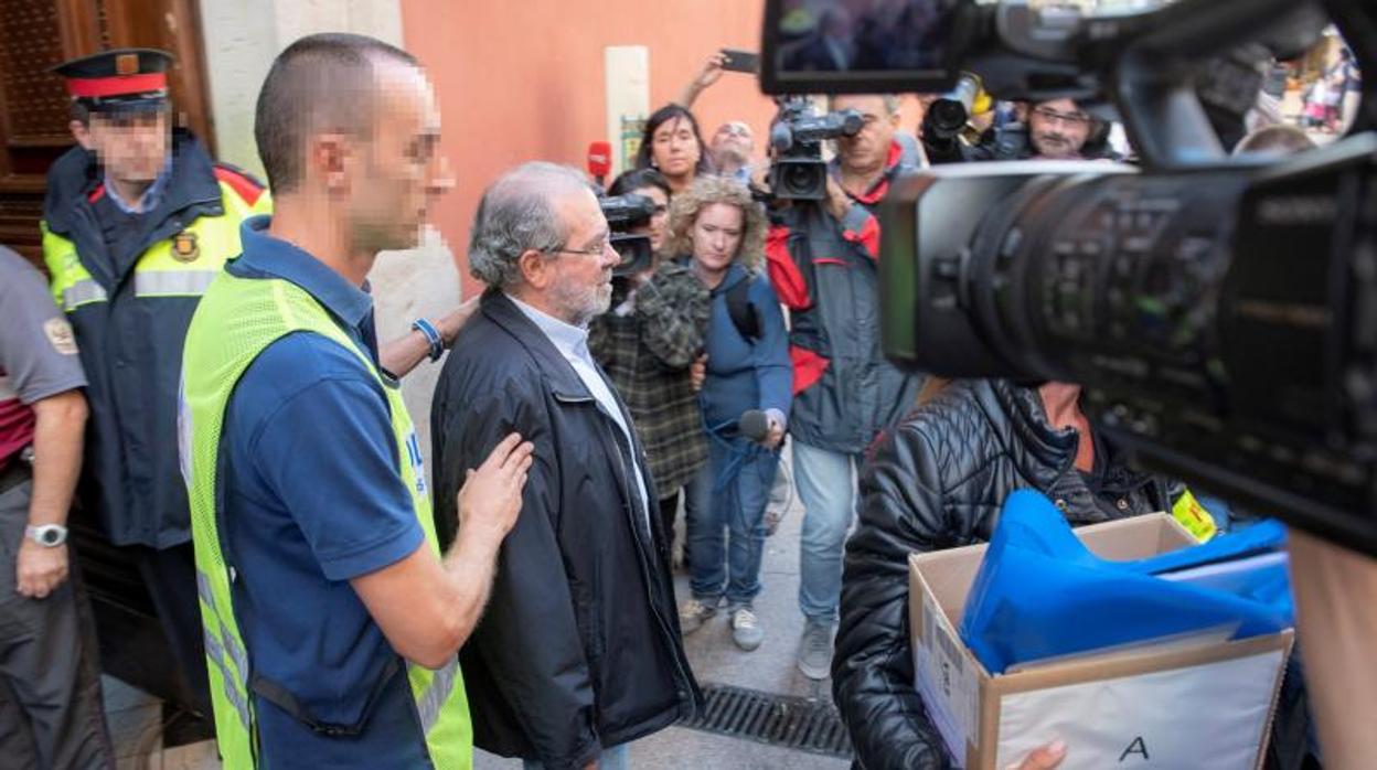 El presidente de la Diputación de Lérida, Joan Reñé (PDECat) al ser detenido