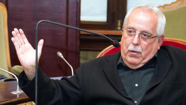 El cineasta burgalés Antonio Giménez-Rico recibirá la Espiga de Honor de la Seminci