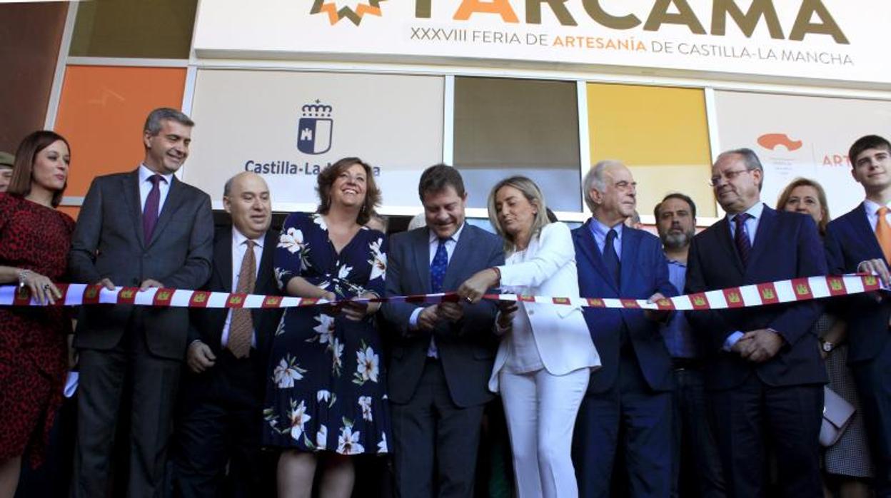 García-Page corta la cinta en la inauguración de Farcama