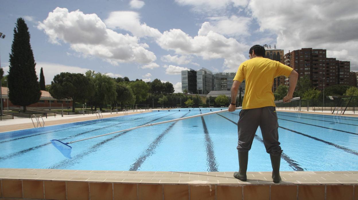 Imagen de archivo de una piscina