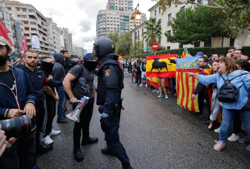 Enfrentamientos verbales en la calle Xàtiva