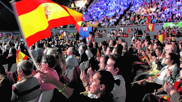 El PP reduce el «efecto Vox» a Madrid y confía en desactivarlo