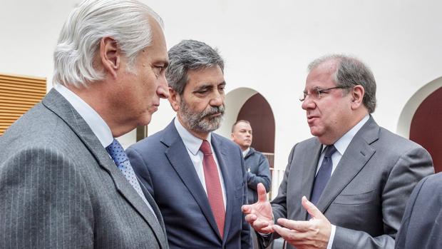 Herrera conversa con el presidente del TSJCyL José Luis Concepción y el presidente del Tribunal Supremo y del CGPJ, Carlos Lesmes