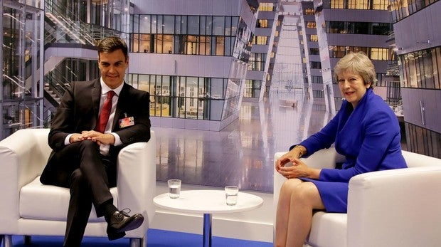 España ve «muy urgente» negociar qué estatuto tendrá Gibraltar tras el Brexit