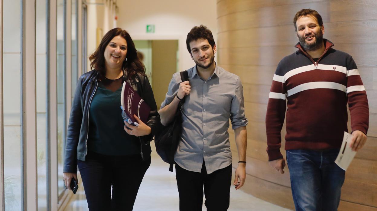 Fabiola Meco, Antonio Estañ y César Jiménez, en las Cortes en una imagen de archivo