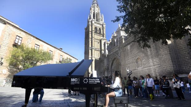 Seis pianos en busca de autor