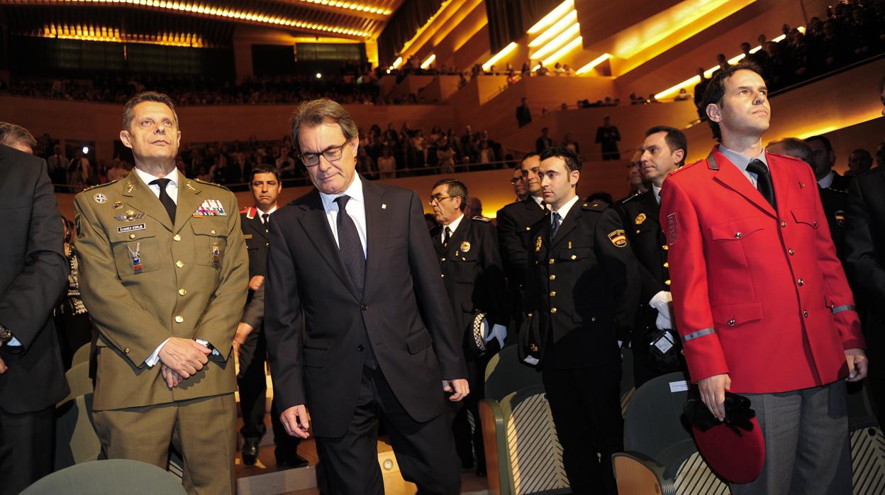 Celebración del Día de las Escuadras en abril de 2014, cuando Artur Mas presidía la Generalitat