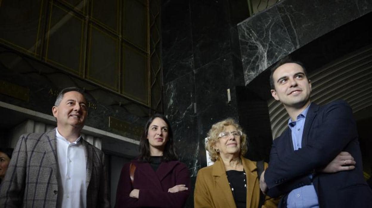 Los ediles de Carmena se someten a las primarias de Podemos a la espera del rescate de la alcaldesa