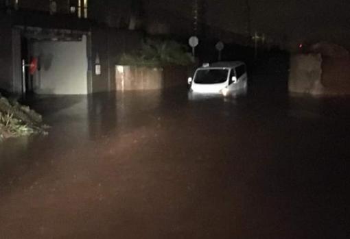 Calles inundadas en Almenara, durante la noche del jueves