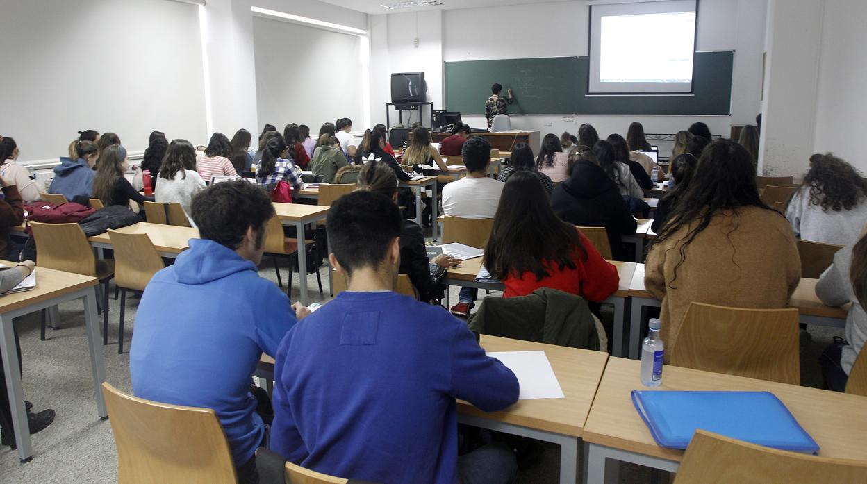 Aula 12 de Magisterio, en la que es frecuente reunir a más de 120 alumnos