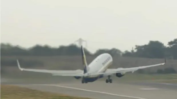 Vídeo: el despegue de infarto de un piloto de Ryanair en un vuelo a Canarias