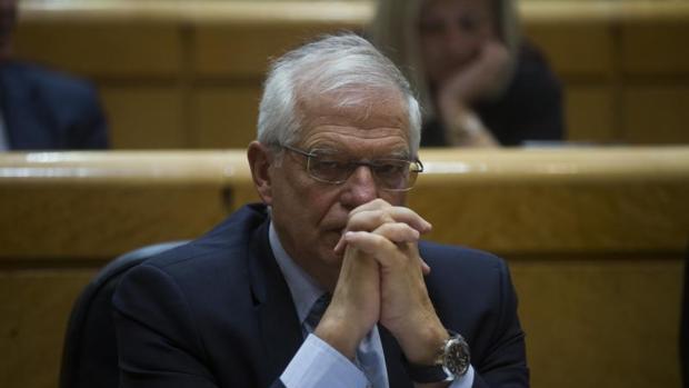 Borrell calcula que 700.000 españoles en el exterior participarán en las autonómicas sin el voto rogado