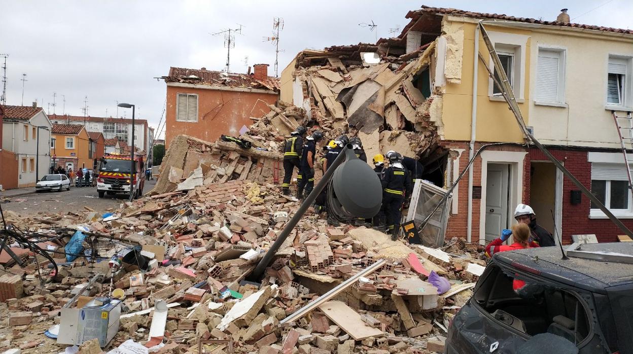 La explosión destruyó dos casas de la Barriada Inmaculada, en Burgos