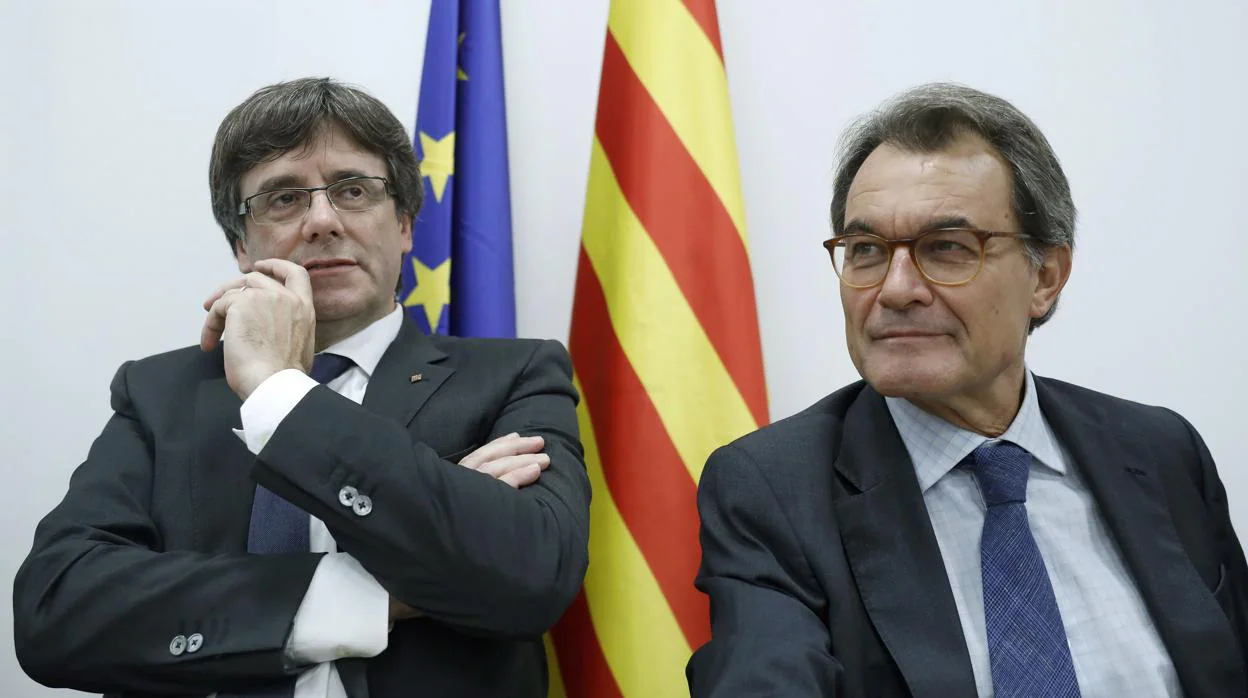 Los expresidentes de la Generalitat, Carles Puigdemont y Artur Mas