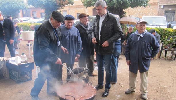 La climatología desluce los actos de la Fiesta de la Rosa del Azafrán de Consuegra