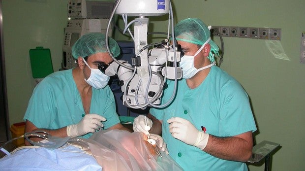 Sanidad expedienta a 15 clínicas oftalmológicas en Madrid por publicidad engañosa