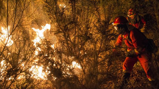 Más efectivos durante más tiempo para luchar contra los incendios