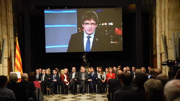 Puigdemont regresa a la Generalitat, de manera virtual