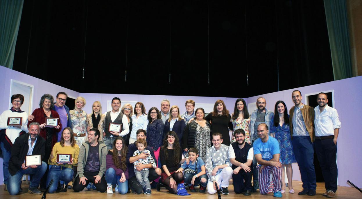 Todos los participantes en el certamen de teatro aficionado