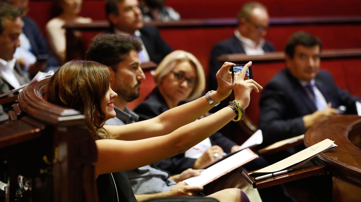 Imagen de Sandra Gómez, portavoz socialista en el Ayuntamiento de Valencia, en un pleno