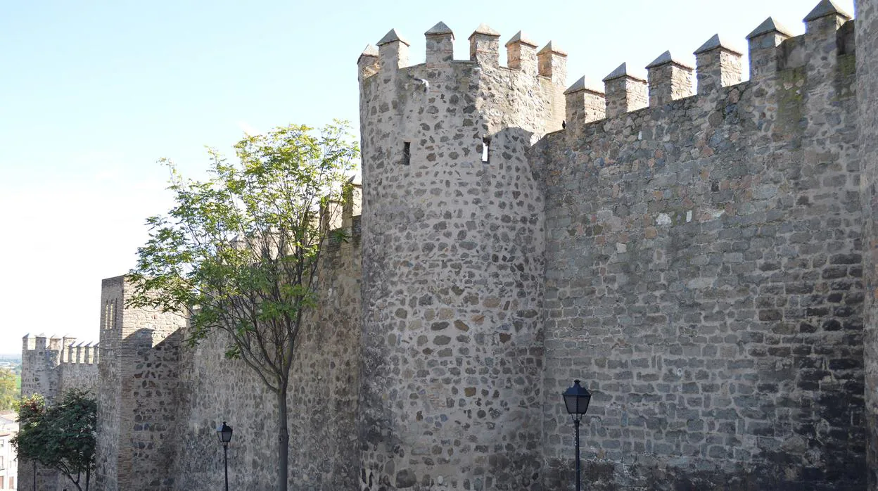 El paño de muralla comprendido entre la Puerta de Bisagra y la Puerta Nueva estrenará iluminación artística