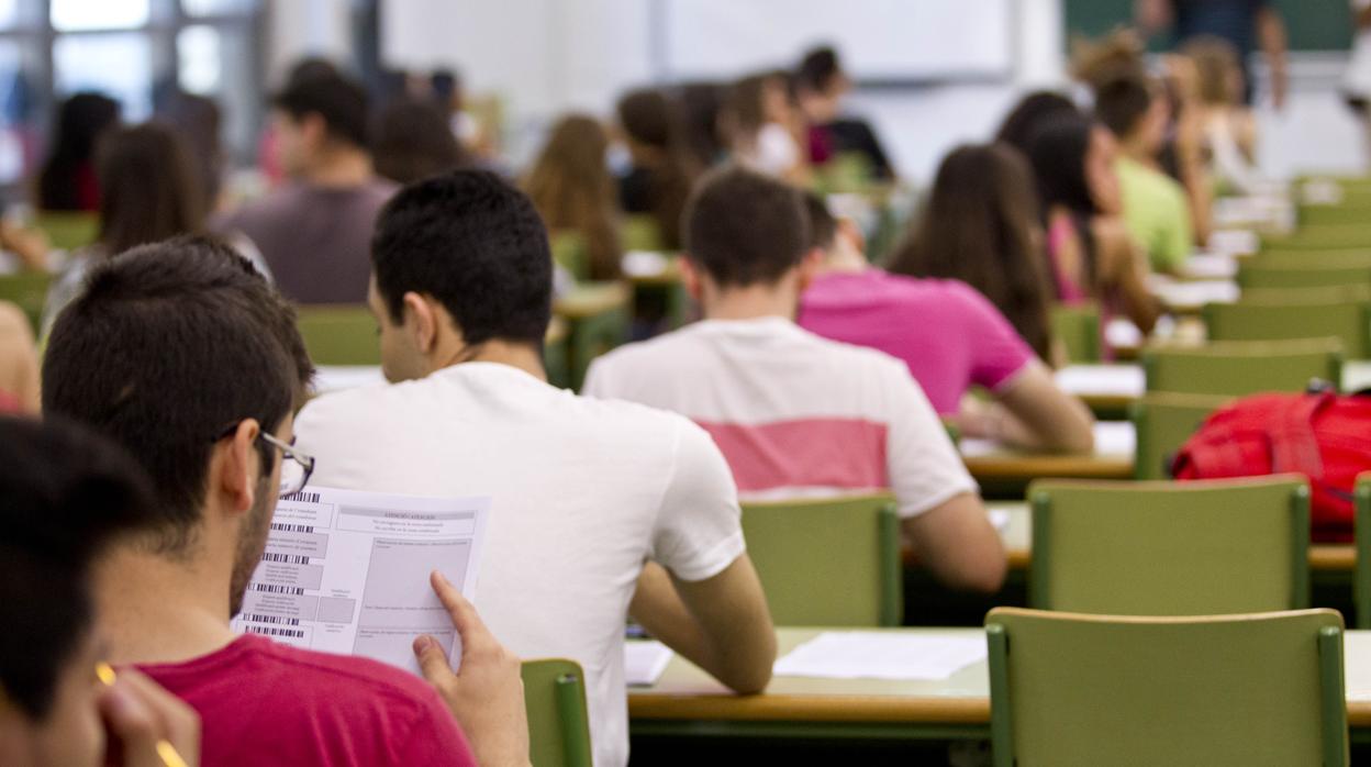 Imatge d'alumnes en la Universitat de València