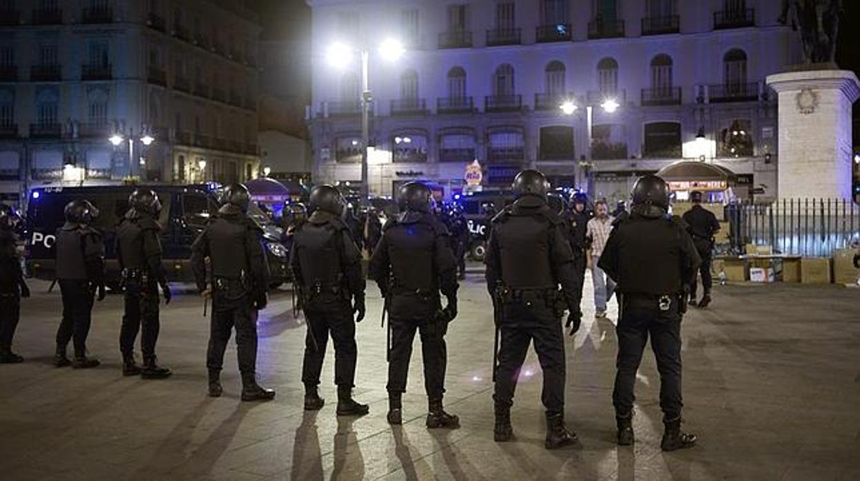 Policías en la Puerta del Sol