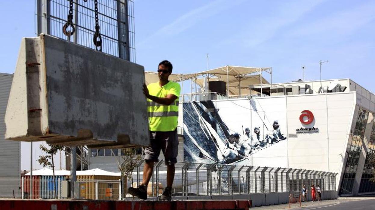 Un trabajdor en una obra en la ciudad de Valencia