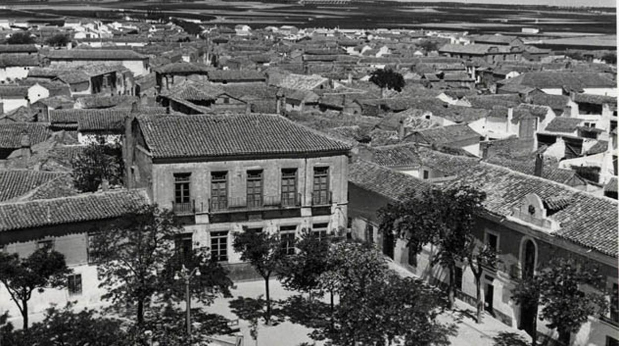 Los últimos años del siglo XIX fueron convulsos en la localidad de Lillo, sufriendo las consecuencias del caciquismo reinante en muchos pueblos de la provincia (Foto, Archivo Diputación Provincial)