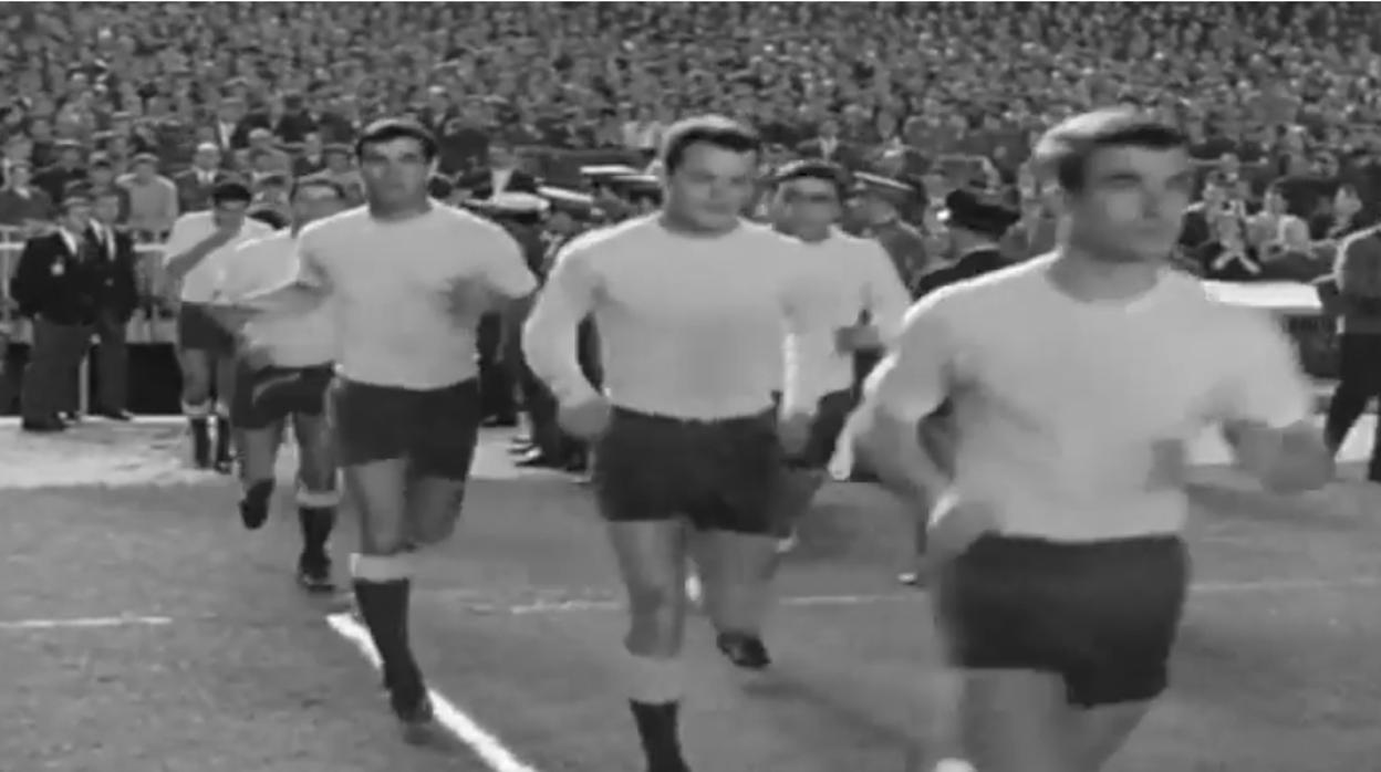 Jugadores de Las Palmas en el Estado Santiago Bernabéu en 1968