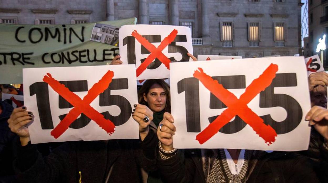 Manifestación de empleados de la Generalitat contra el 155